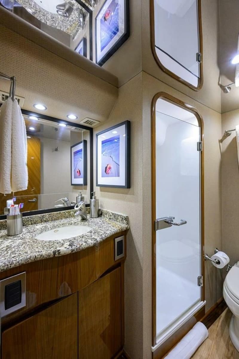 2010 Viking Enclosed Flybridge - Photo 23