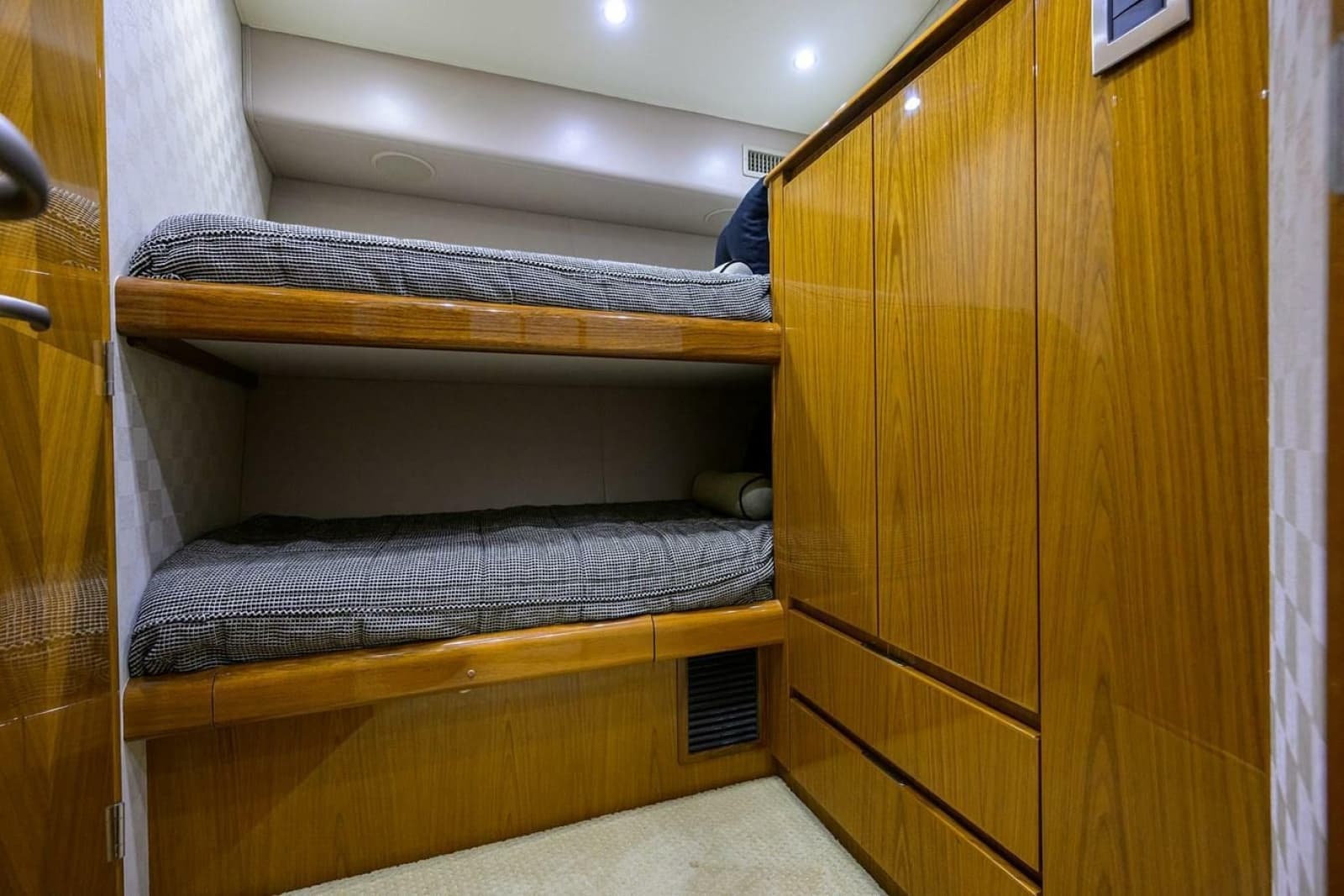 2010 Viking Enclosed Flybridge - Photo 19