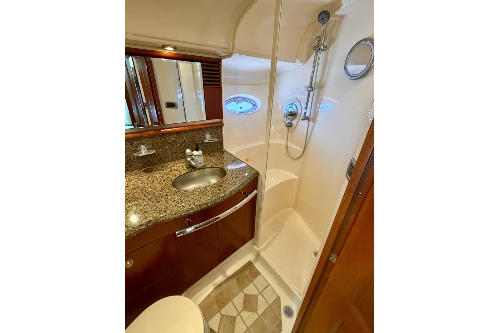 2006 Sea Ray 52 Sundancer - Photo 22