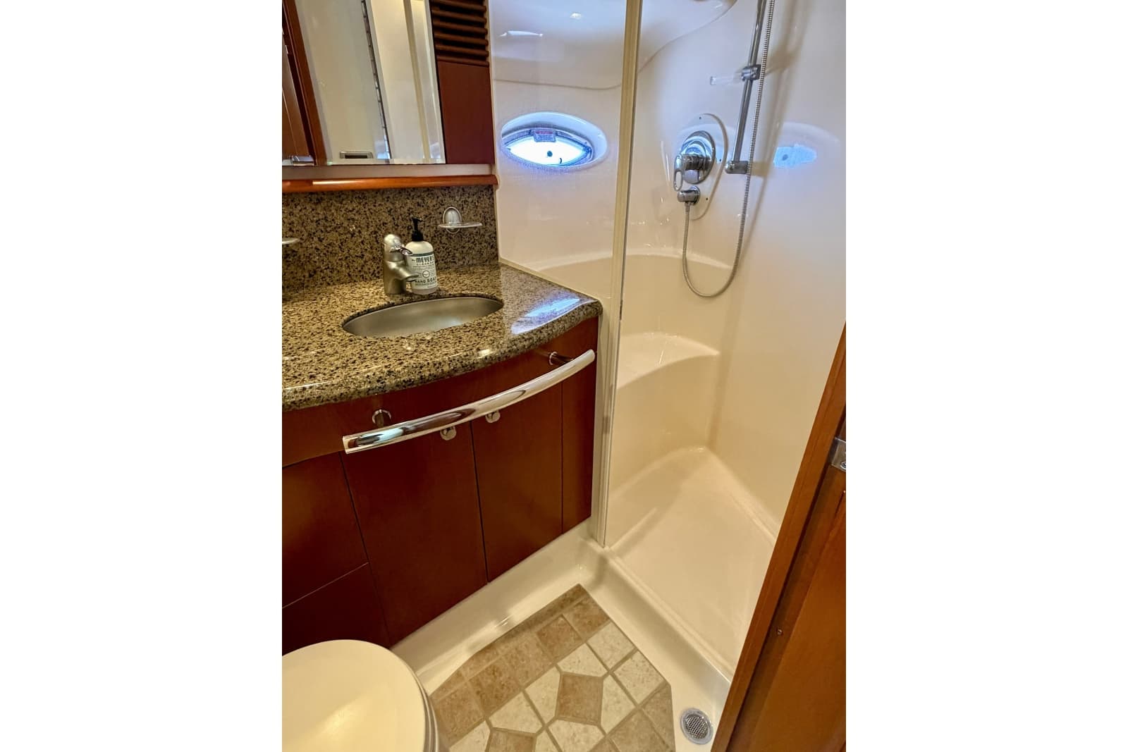 2006 Sea Ray 52 Sundancer - Photo 21