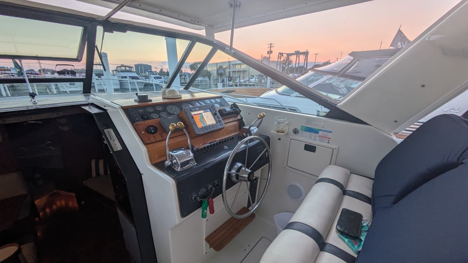 1988 Tiara Yachts  - Photo 11