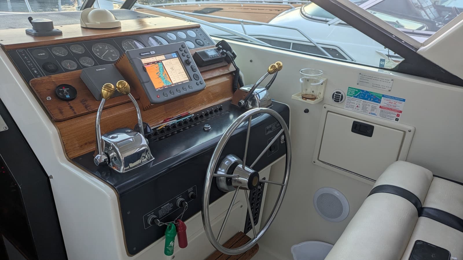 1988 Tiara Yachts  - Photo 9