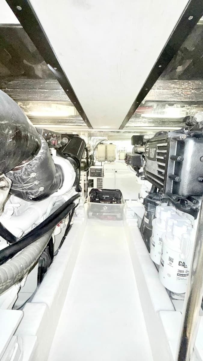 2005 Riviera 51 Flybridge - Photo 16