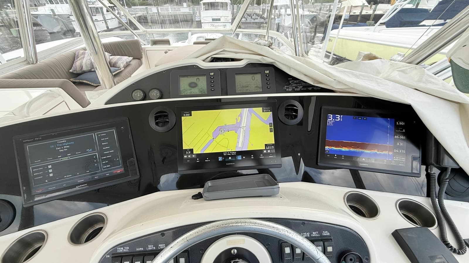 2005 Riviera 51 Flybridge - Photo 12