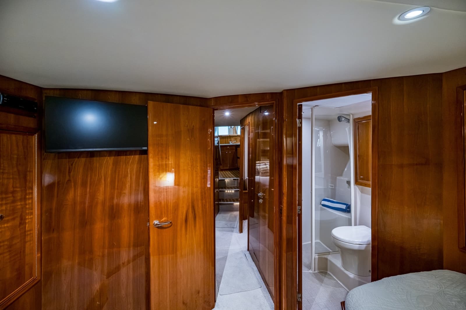 2005 Riviera 51 Flybridge - Photo 89
