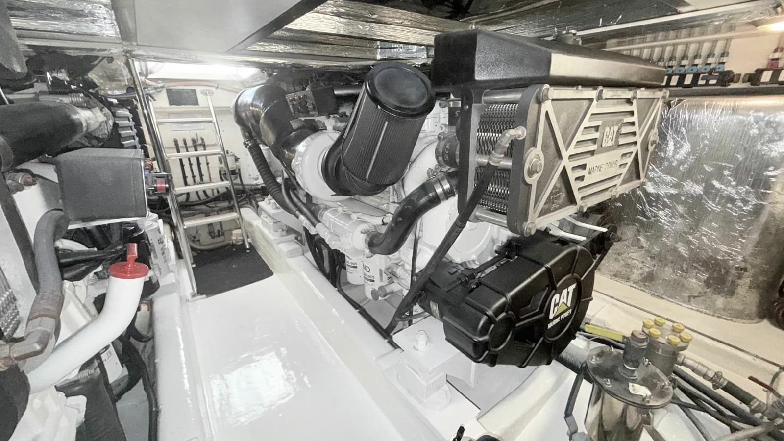 2005 Riviera 51 Flybridge - Photo 11