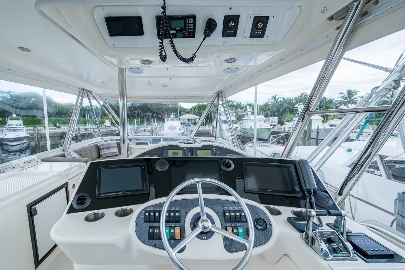 2005 Riviera 51 Flybridge - Photo 37