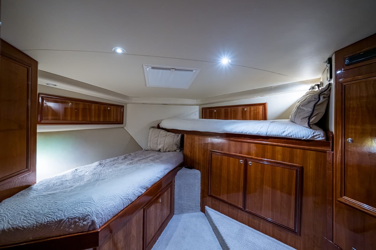 2005 Riviera 51 Flybridge - Photo 86