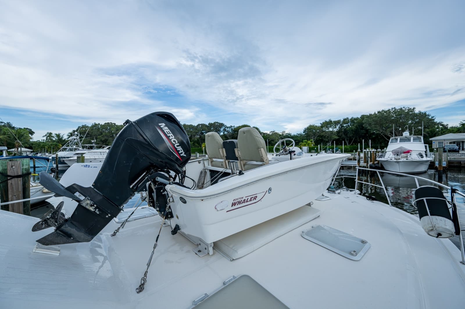 2005 Riviera 51 Flybridge - Photo 47