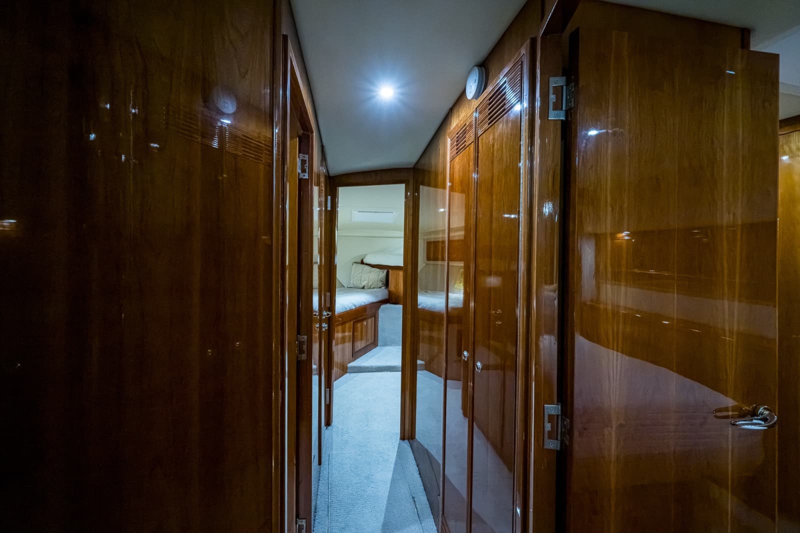 2005 Riviera 51 Flybridge - Photo 107