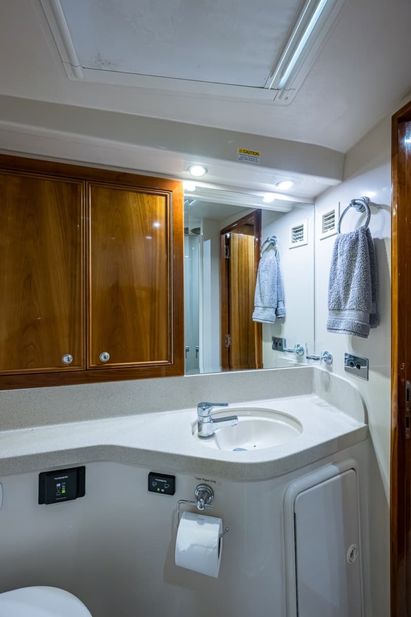 2005 Riviera 51 Flybridge - Photo 104