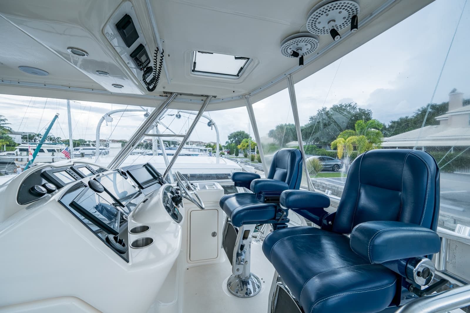 2005 Riviera 51 Flybridge - Photo 35