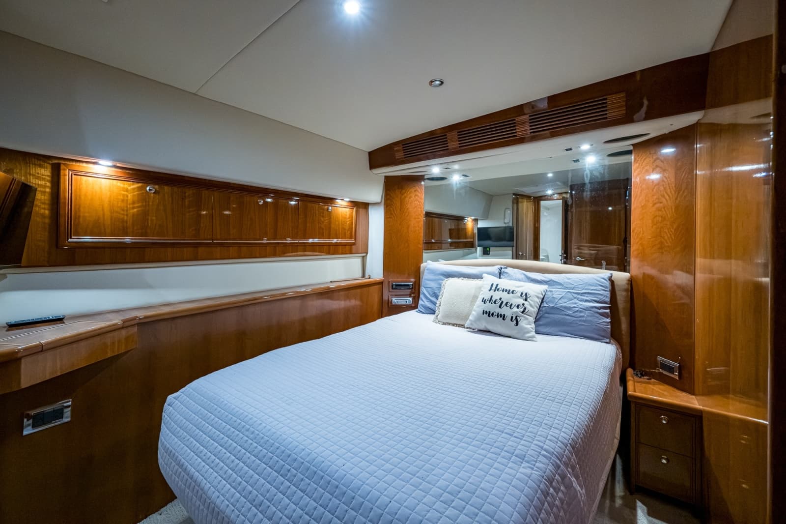 2005 Riviera 51 Flybridge - Photo 97