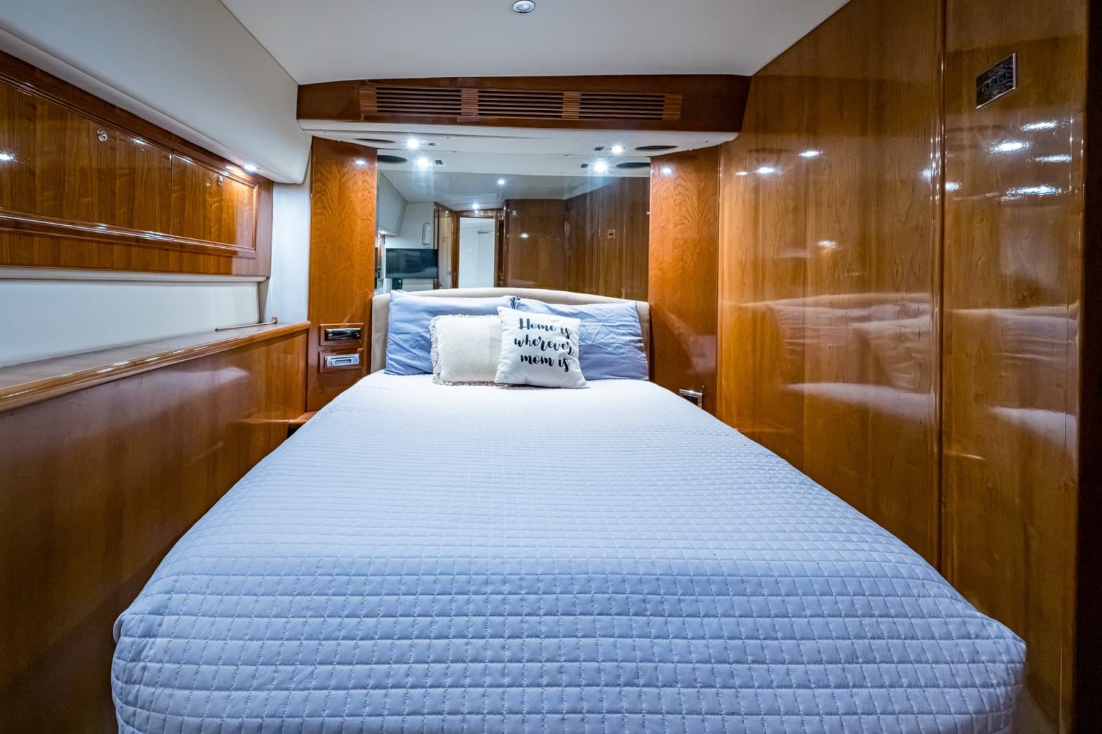 2005 Riviera 51 Flybridge - Photo 101