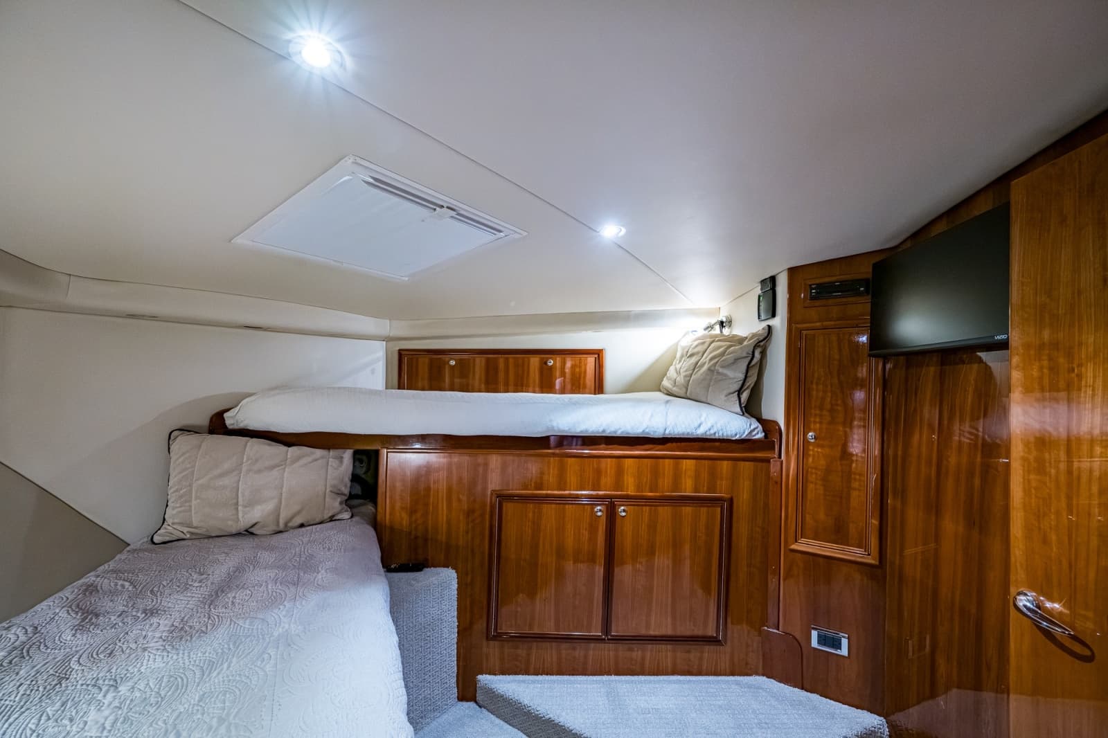2005 Riviera 51 Flybridge - Photo 88