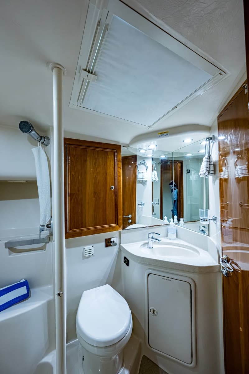 2005 Riviera 51 Flybridge - Photo 92