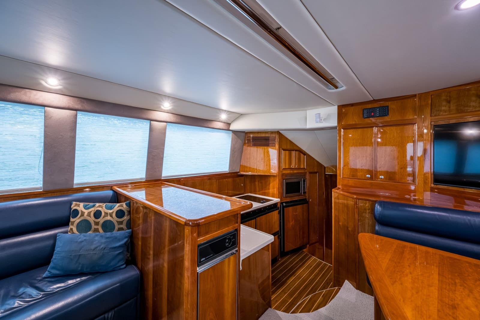 2005 Riviera 51 Flybridge - Photo 78