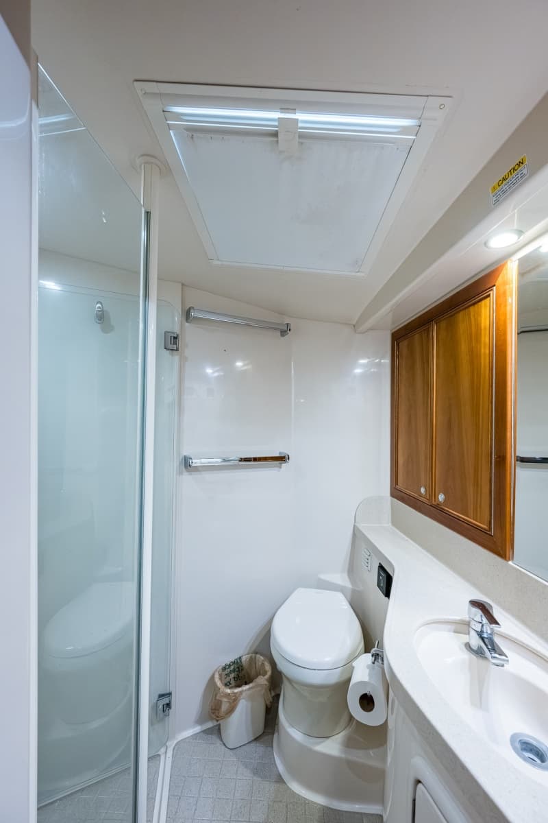 2005 Riviera 51 Flybridge - Photo 102