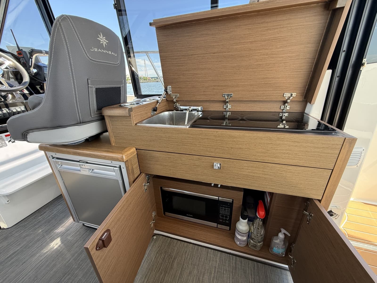 2019 Jeanneau NC 895 - Photo 17
