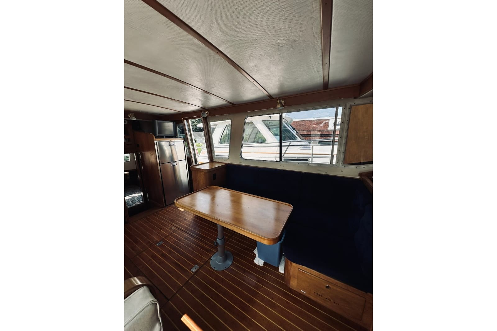 1996 Sabreline 36 Sedan - Photo 30