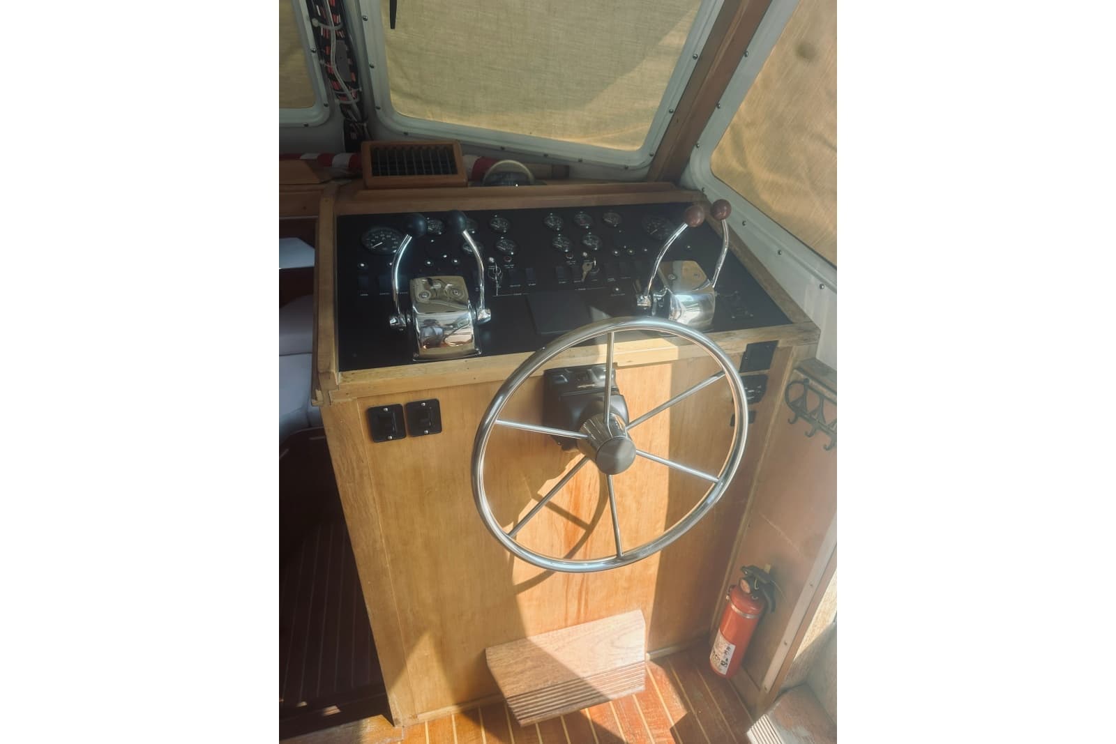 1996 Sabreline 36 Sedan - Photo 35