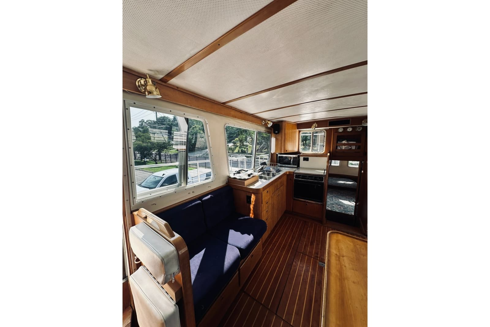 1996 Sabreline 36 Sedan - Photo 33