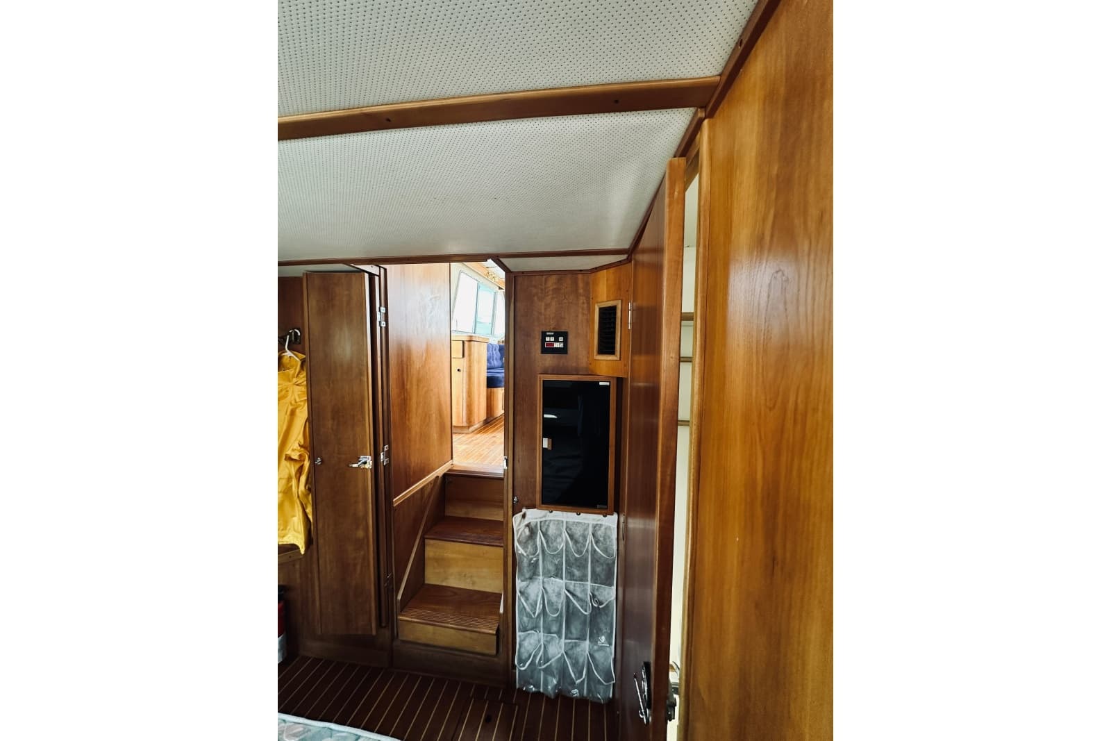 1996 Sabreline 36 Sedan - Photo 54
