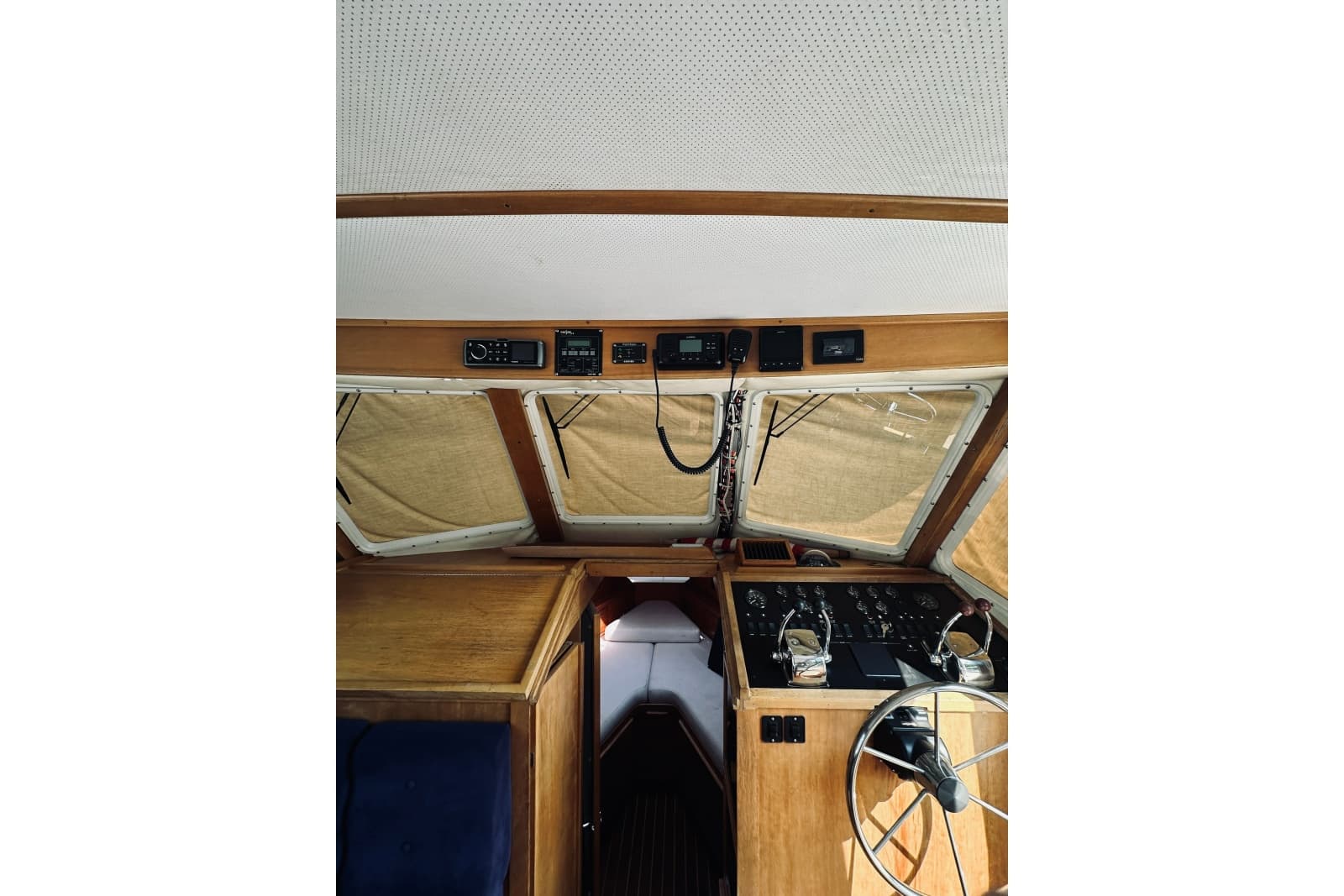 1996 Sabreline 36 Sedan - Photo 37