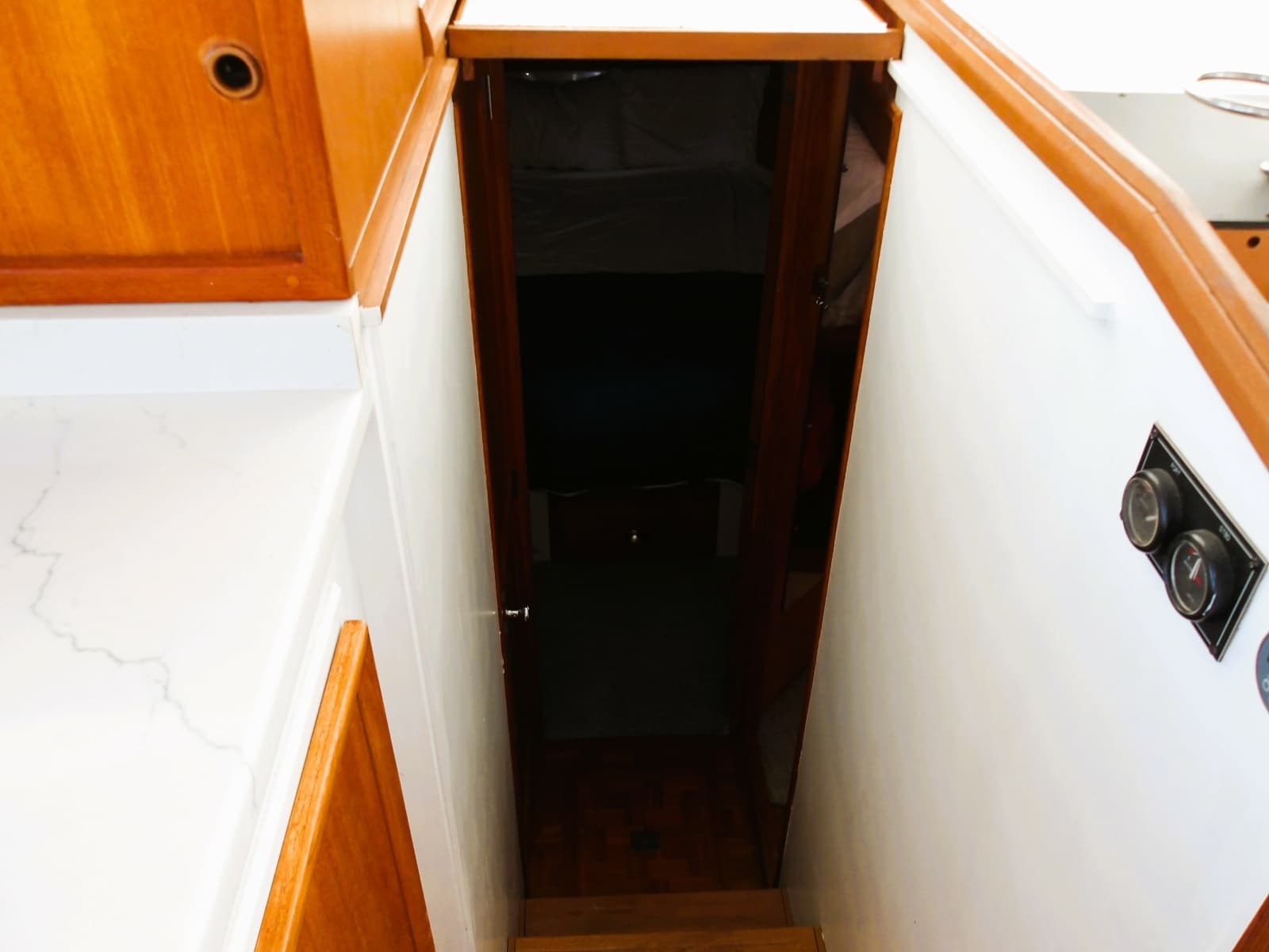 1990 Shannon Voyager 36 - Photo 40