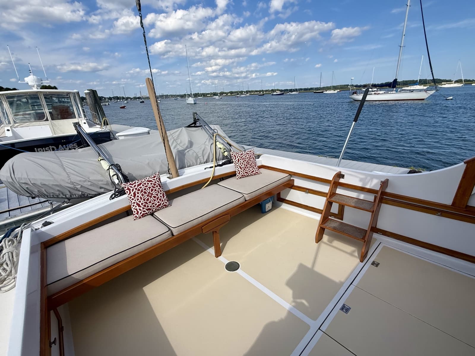 1987 Wilbur Flybridge Cruiser - Photo 18