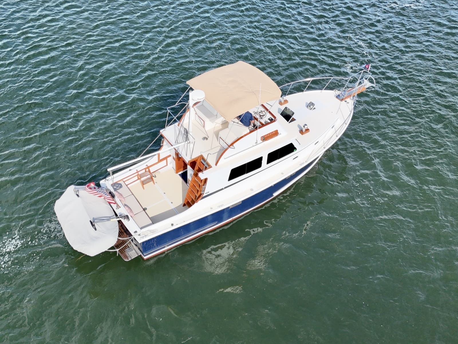 1987 Wilbur Flybridge Cruiser - Photo 9