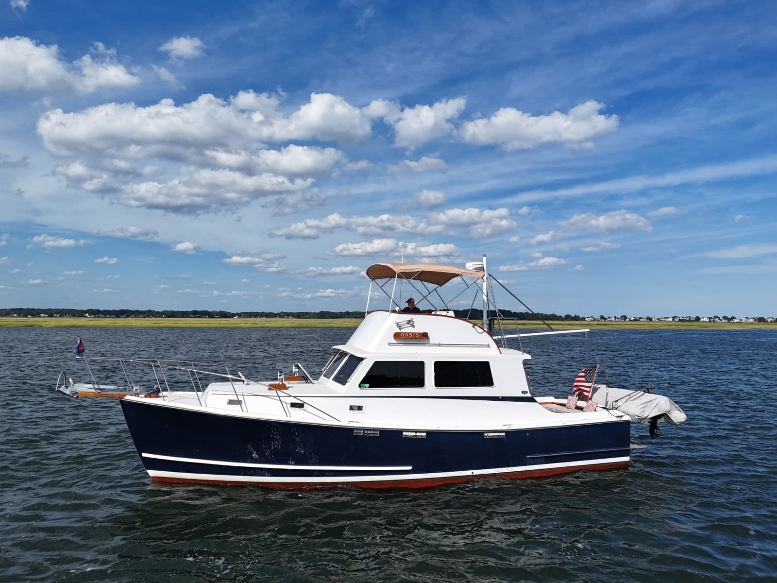 1987 Wilbur Flybridge Cruiser - Photo 4