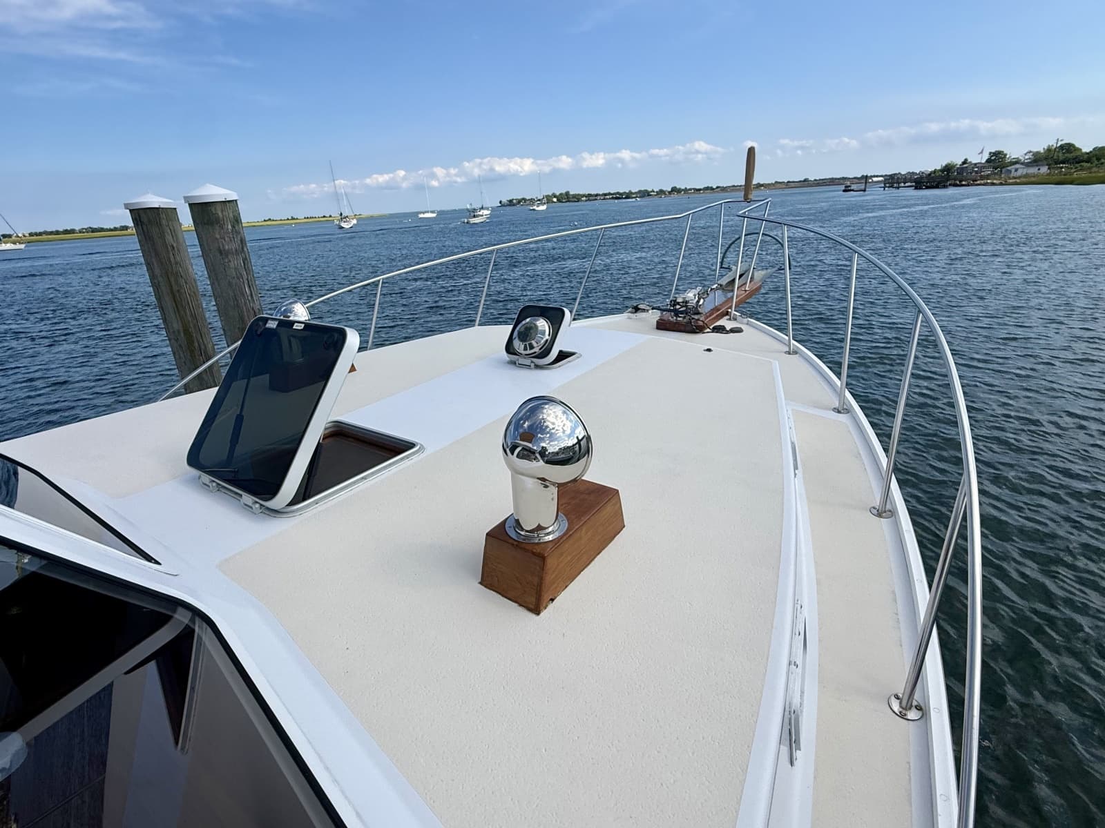 1987 Wilbur Flybridge Cruiser - Photo 23