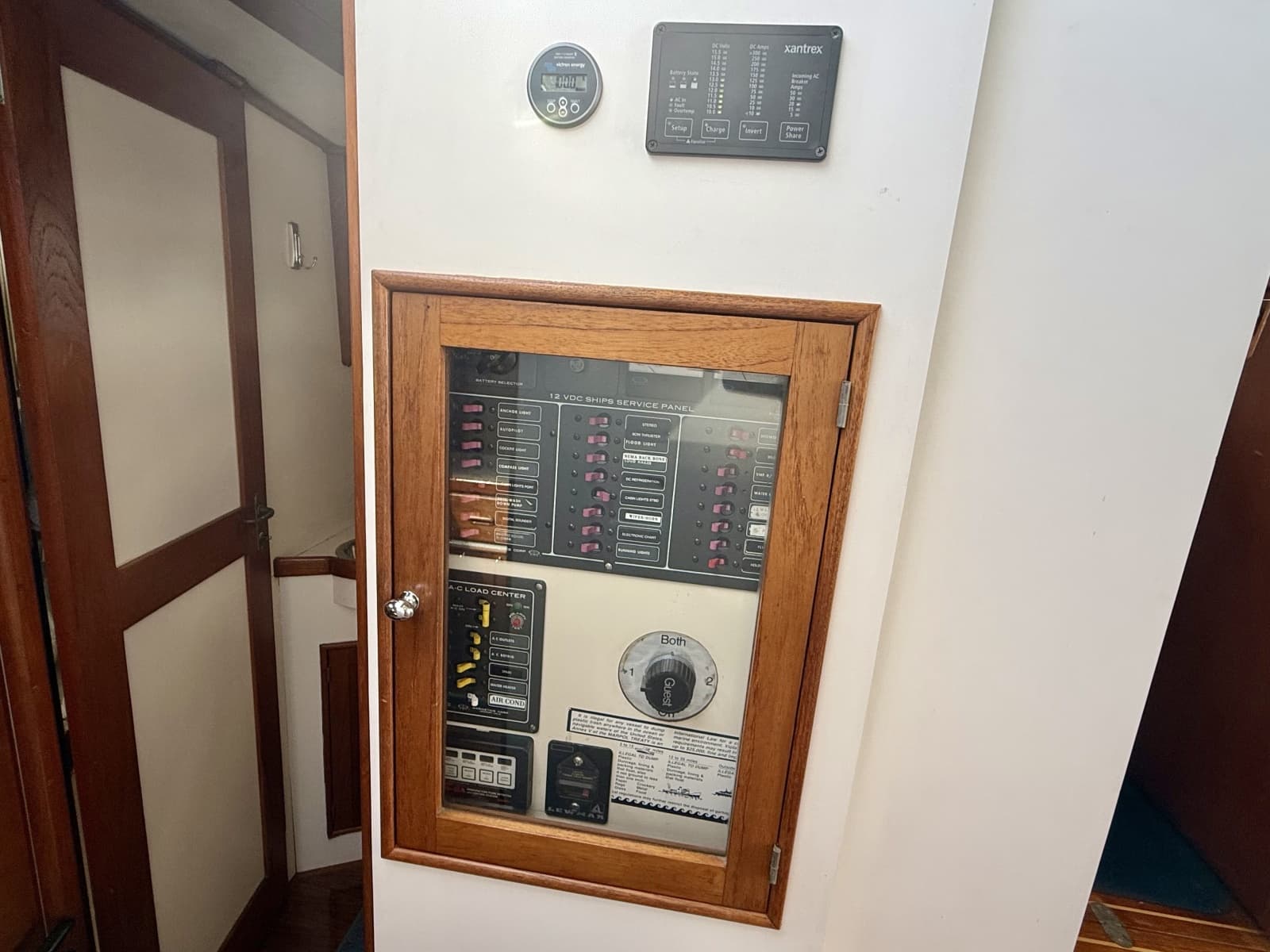 1987 Wilbur Flybridge Cruiser - Photo 49