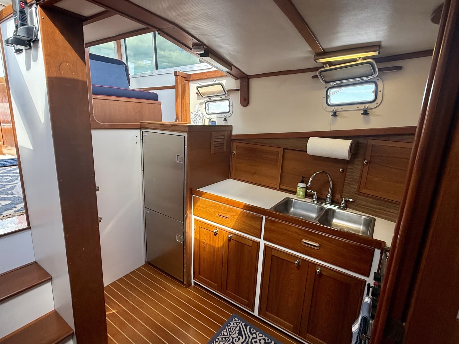 1987 Wilbur Flybridge Cruiser - Photo 51