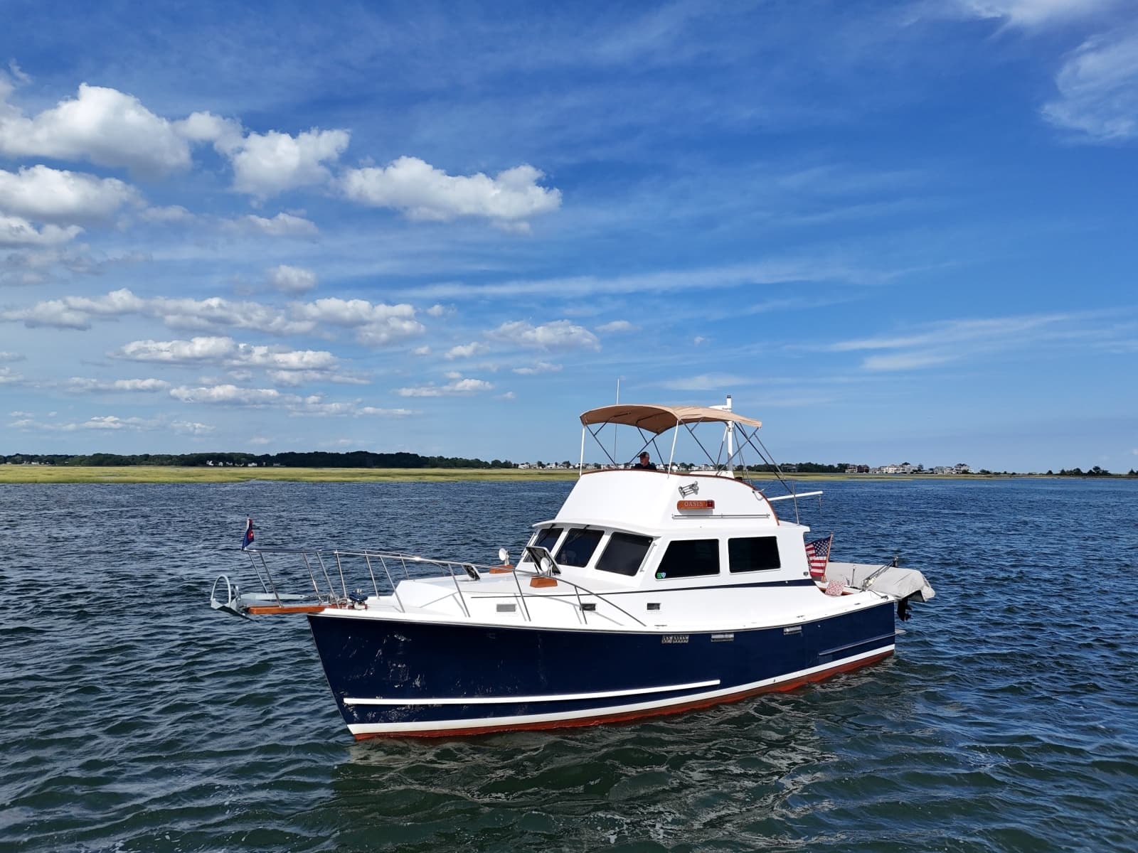 1987 Wilbur Flybridge Cruiser - Photo 3