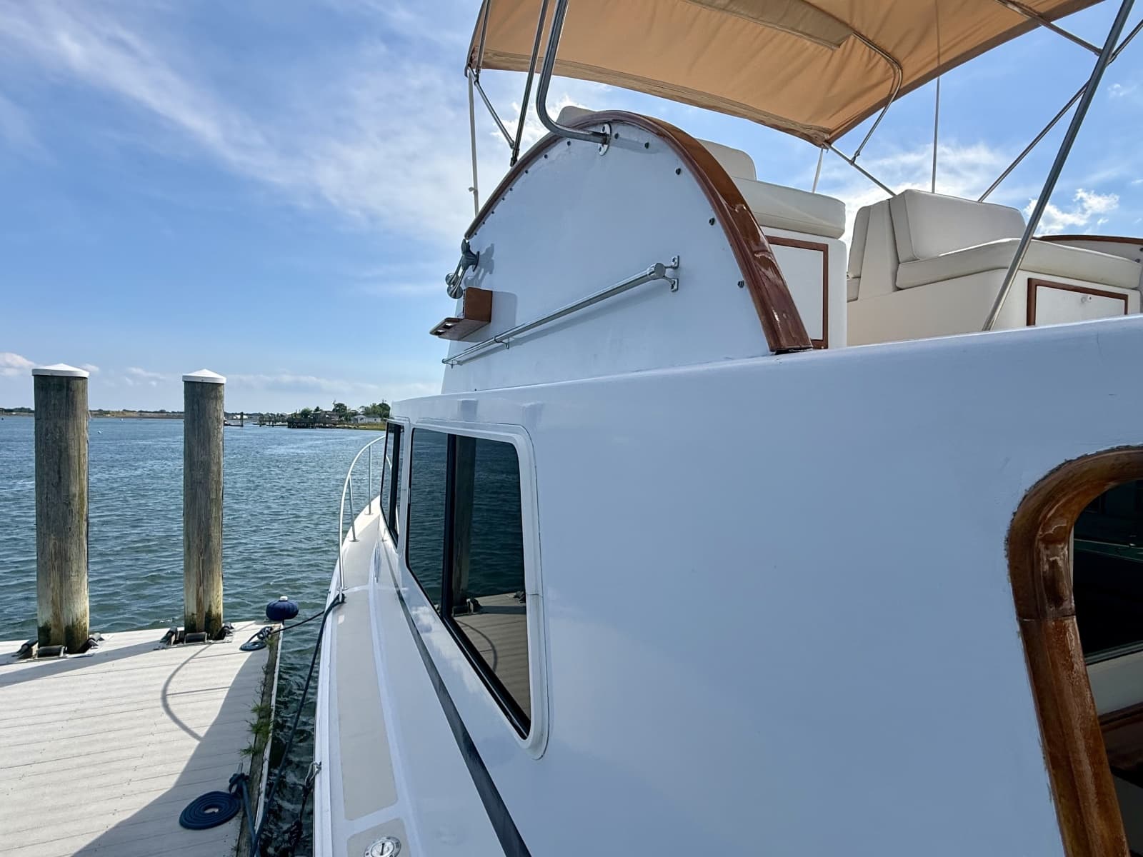 1987 Wilbur Flybridge Cruiser - Photo 21