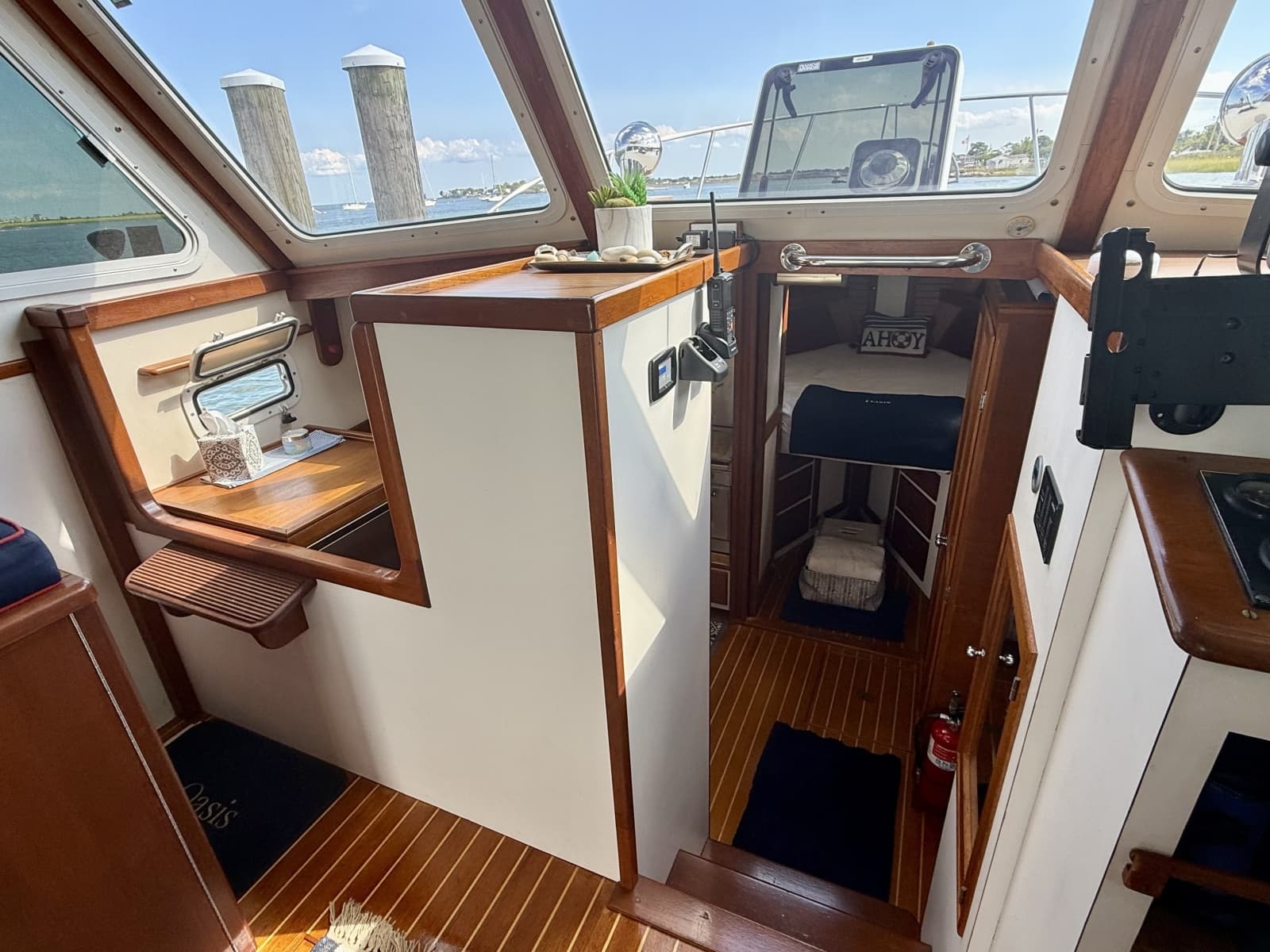 1987 Wilbur Flybridge Cruiser - Photo 48