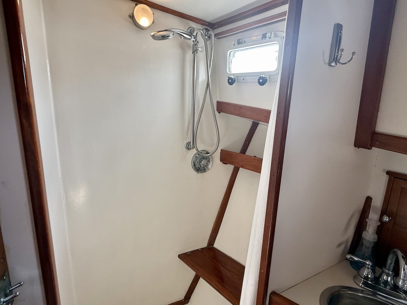 1987 Wilbur Flybridge Cruiser - Photo 55