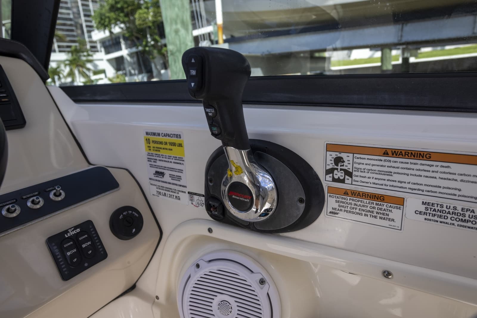 2016 Boston Whaler 230 VANTAGE - Photo 14