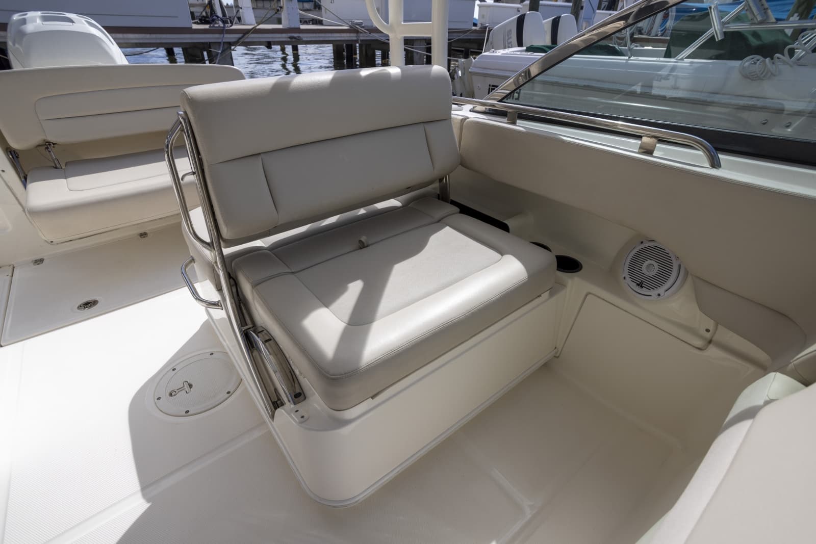2016 Boston Whaler 230 VANTAGE - Photo 17