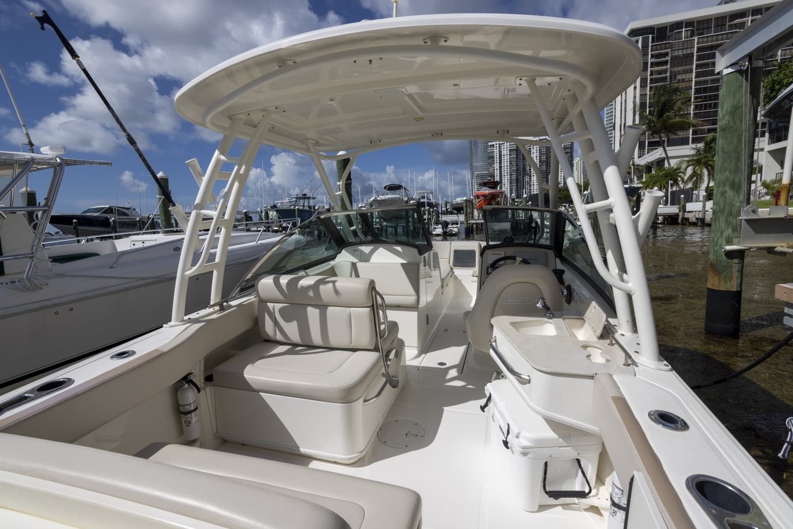 2016 Boston Whaler 230 VANTAGE - Photo 18