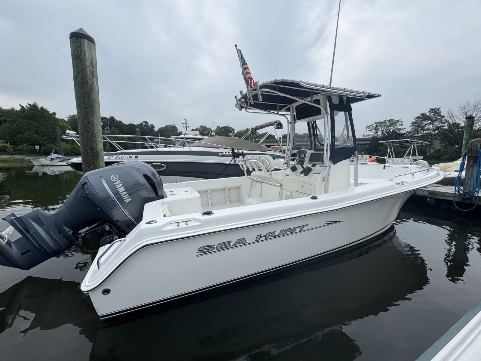 2007 Sea Hunt Triton 220 - Photo 1
