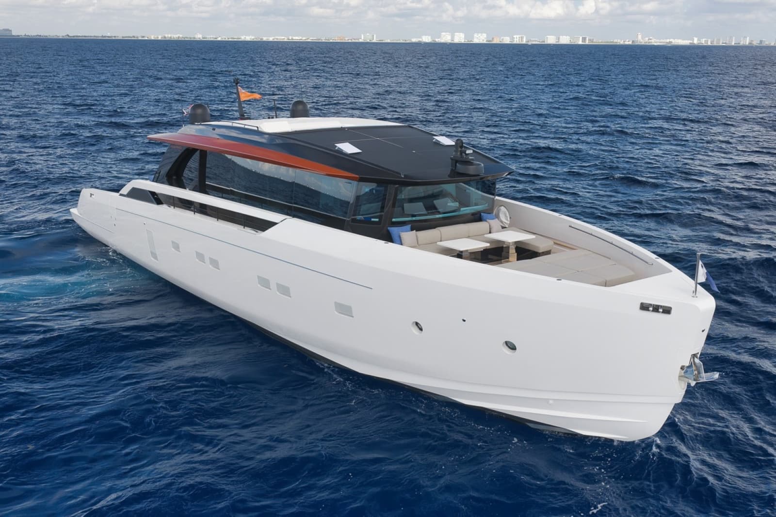 2026 Sanlorenzo SP92 - Photo 7
