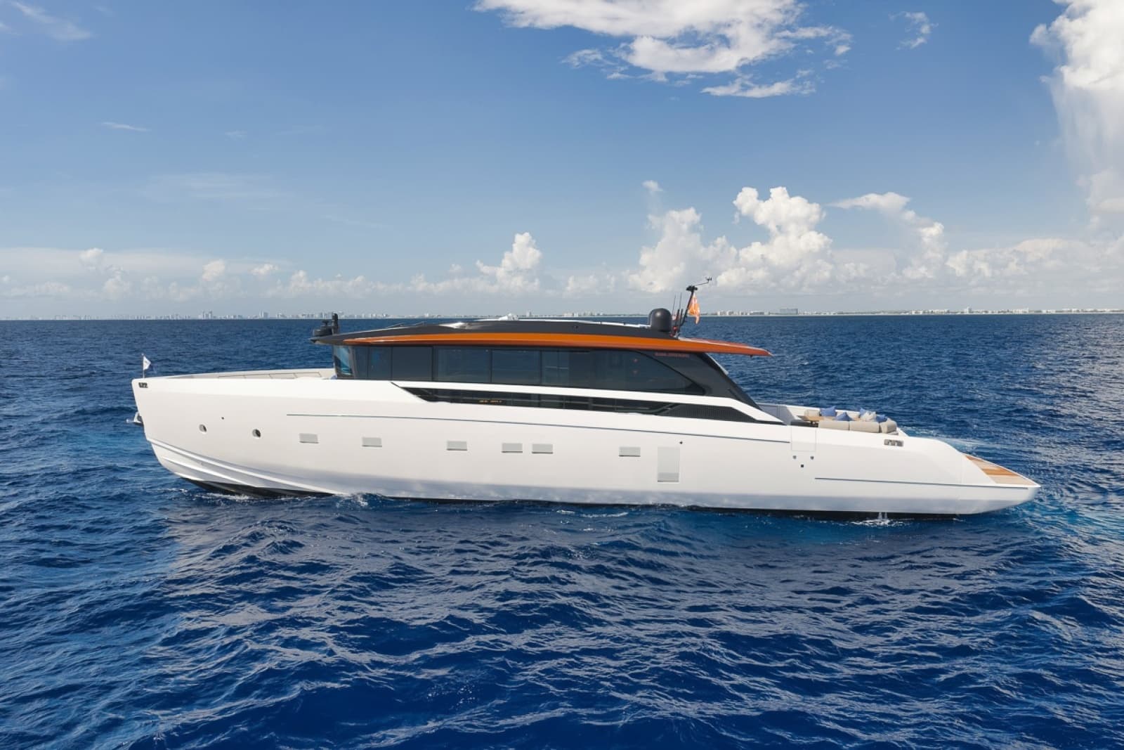 2026 Sanlorenzo SP92 - Photo 8