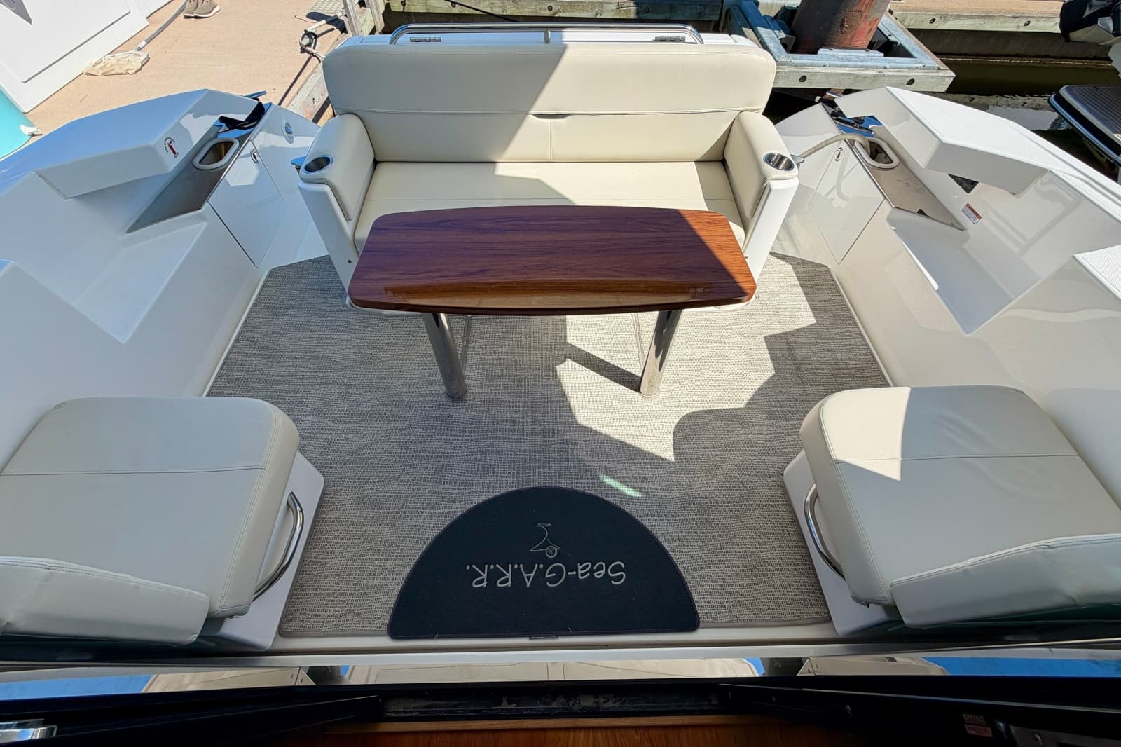 2020 Tiara Yachts C39 Coupe - Photo 9
