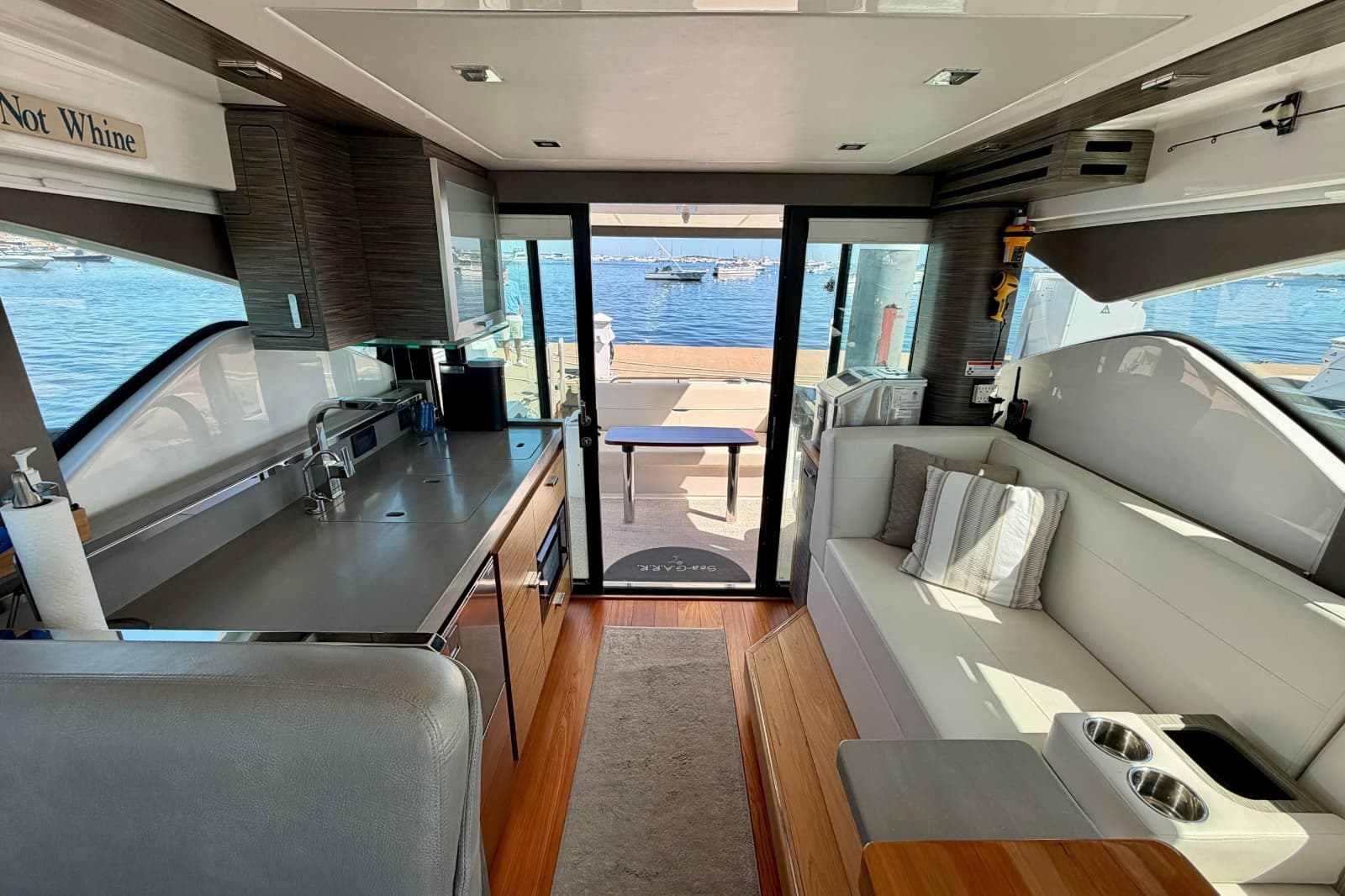 2020 Tiara Yachts C39 Coupe - Photo 26