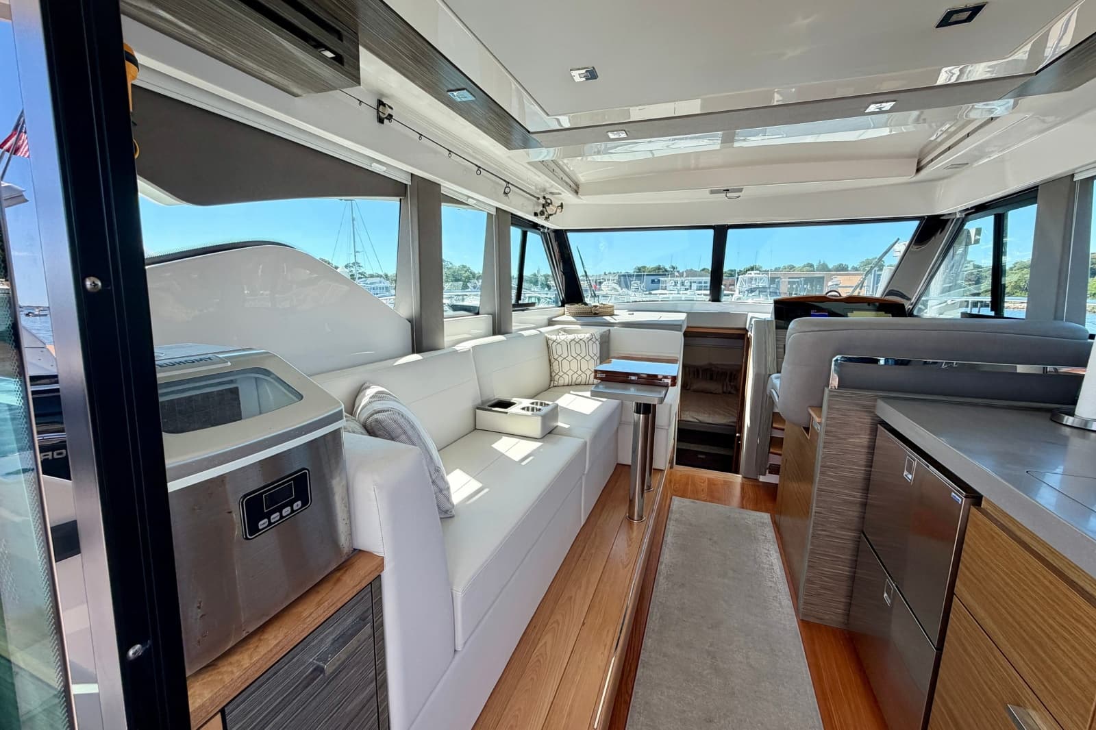 2020 Tiara Yachts C39 Coupe - Photo 3
