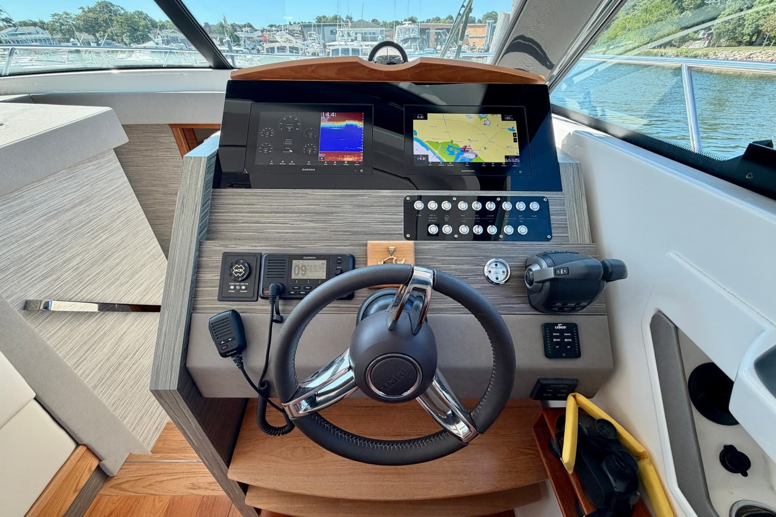 2020 Tiara Yachts C39 Coupe - Photo 19