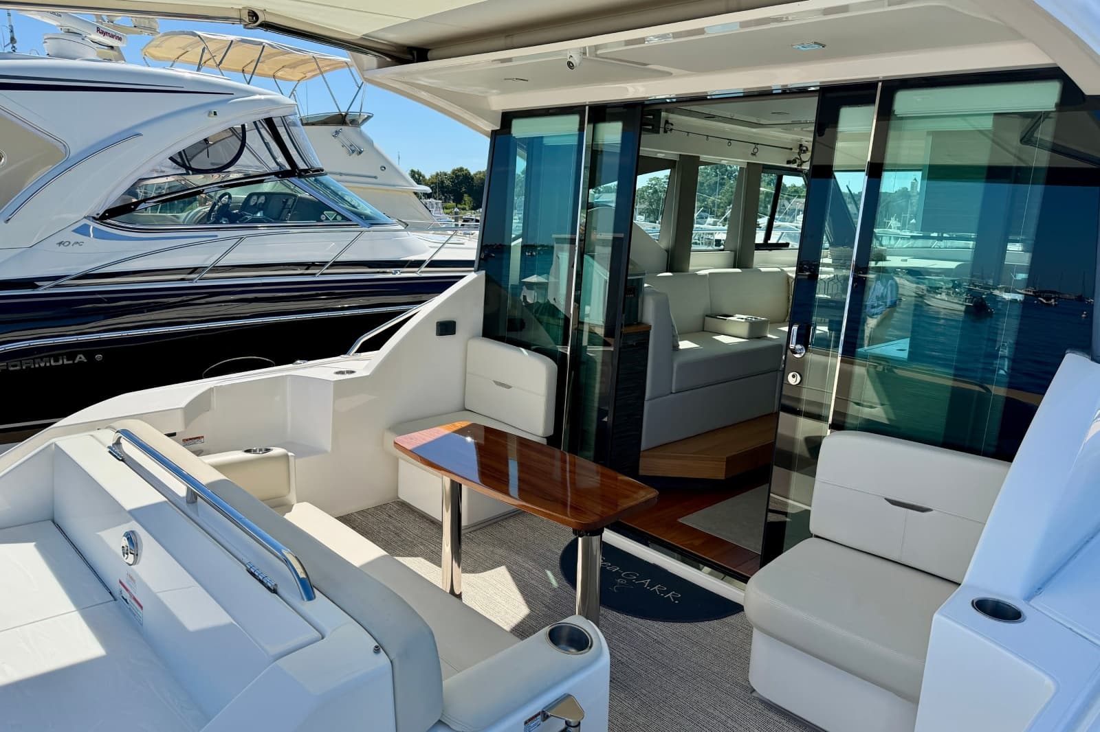 2020 Tiara Yachts C39 Coupe - Photo 7
